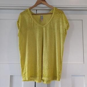 FP Beach Burnout Tee special fit pelted back style fits very complementary